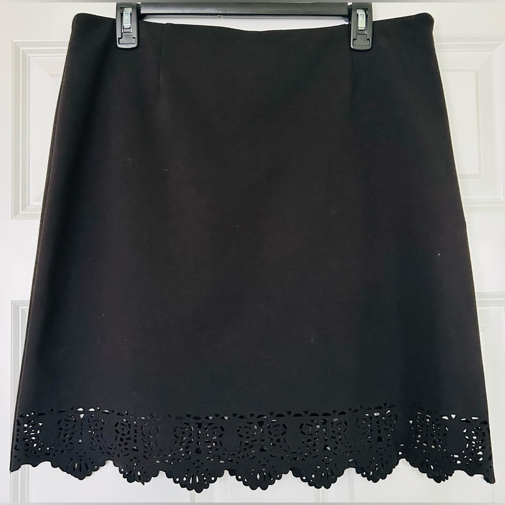 Laundry By Shelli Segal Black A-Line Skirt with Laser-Cut Scallop Hem